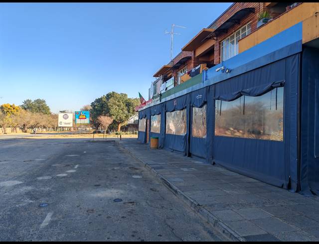 2,368M² BUSINESS CENTRE FOR SALE IN THREE RIVERS